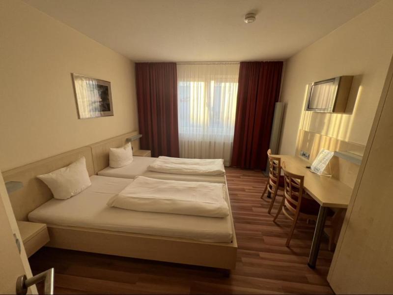 Autohof - Motel Salzbergen image