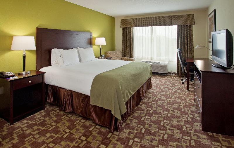 Holiday Inn Express Hotel & Suites Kansas City Spo photo 12