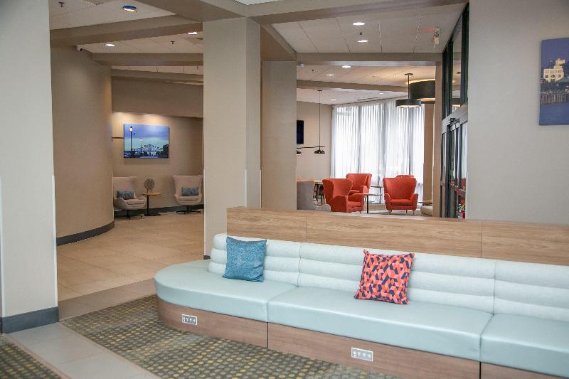 Holiday Inn New Orleans West Bank Tower image