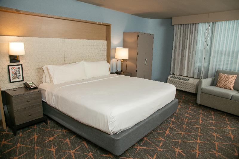 Holiday Inn New Orleans West Bank Tower image