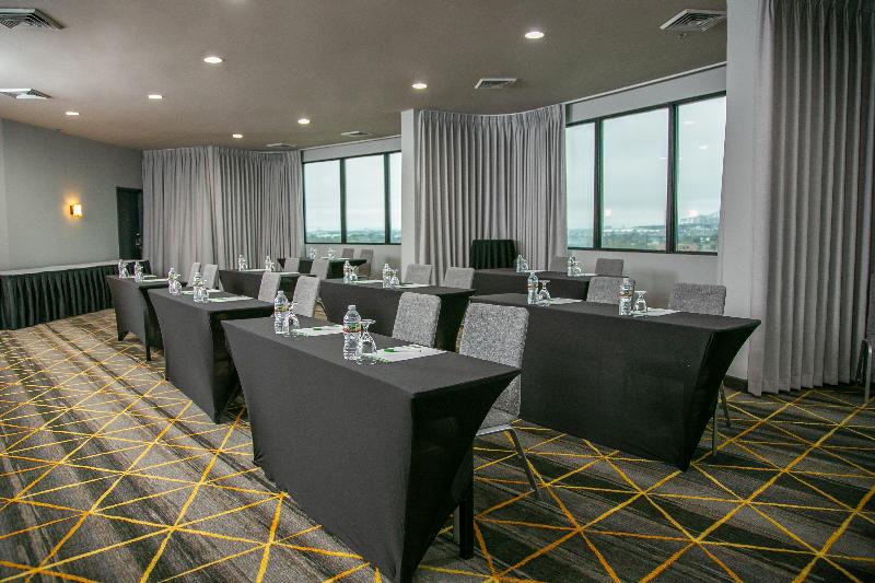Holiday Inn New Orleans West Bank Tower image