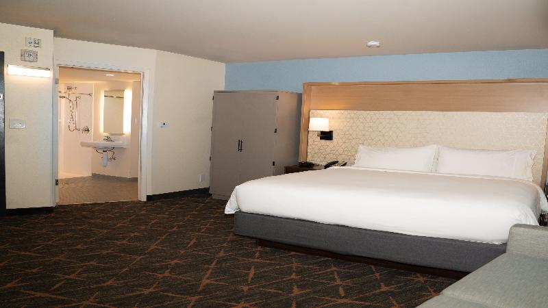 Holiday Inn New Orleans West Bank Tower image