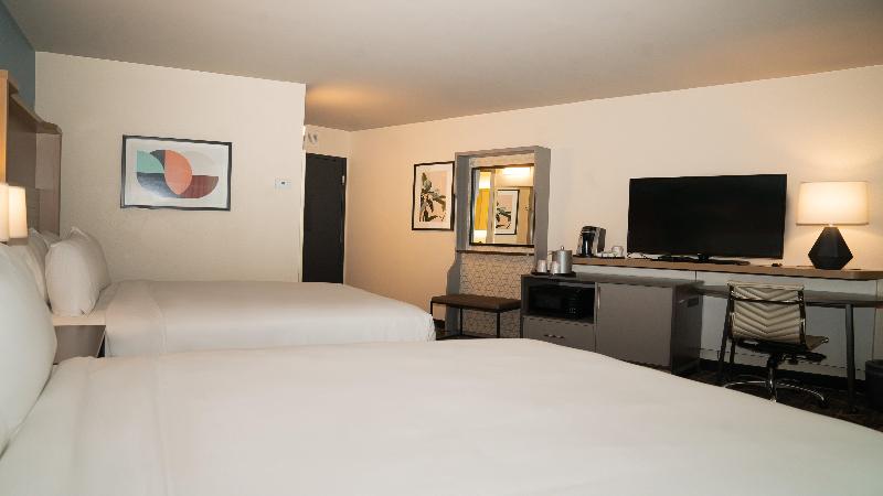Holiday Inn New Orleans West Bank Tower image