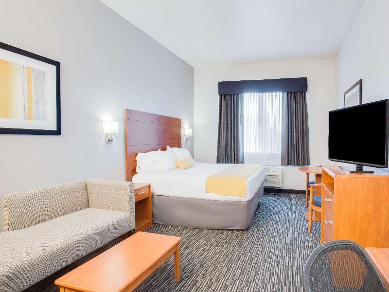 Ramada by Wyndham Marina image