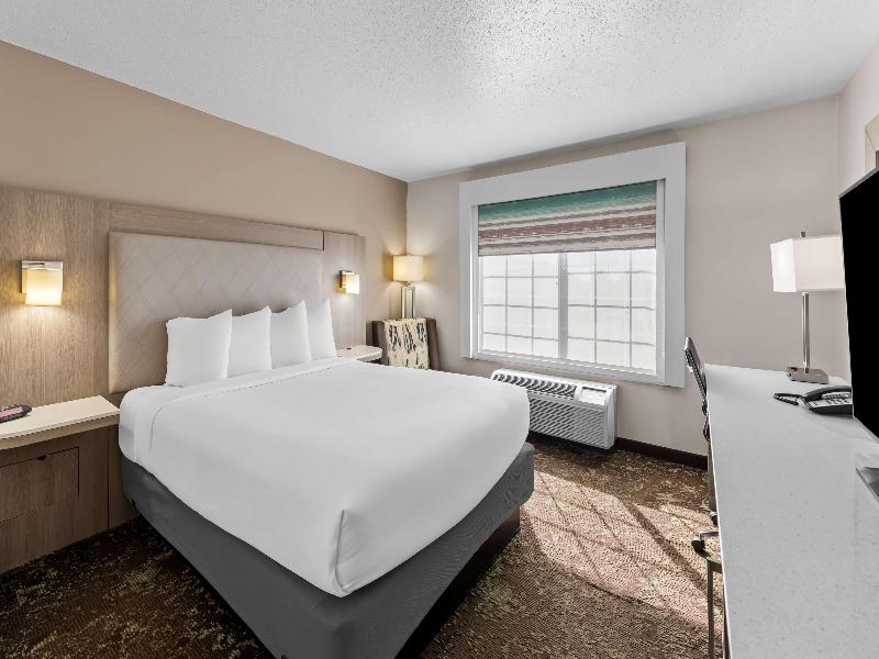 Best Western Worlds of Fun Inn & Suites image