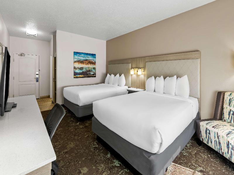 Best Western Worlds of Fun Inn & Suites image