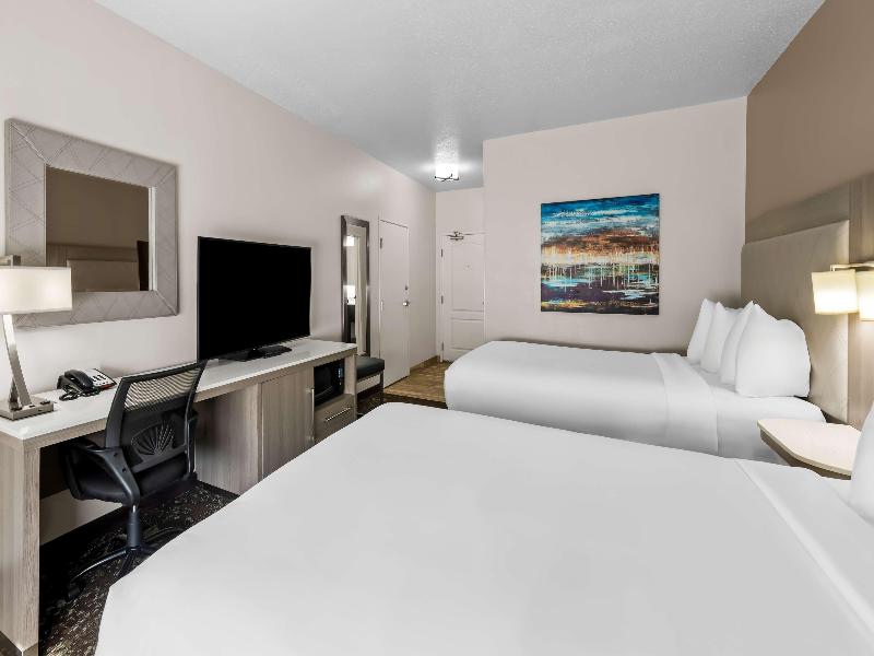 Best Western Worlds of Fun Inn & Suites image