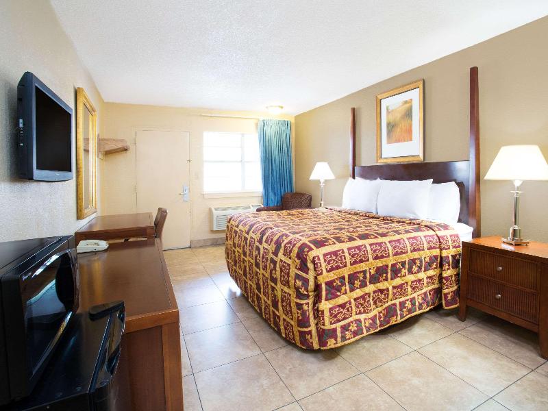 Knights Inn Orlando image
