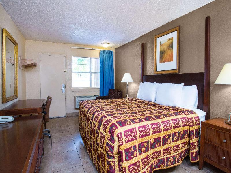 Knights Inn Orlando image
