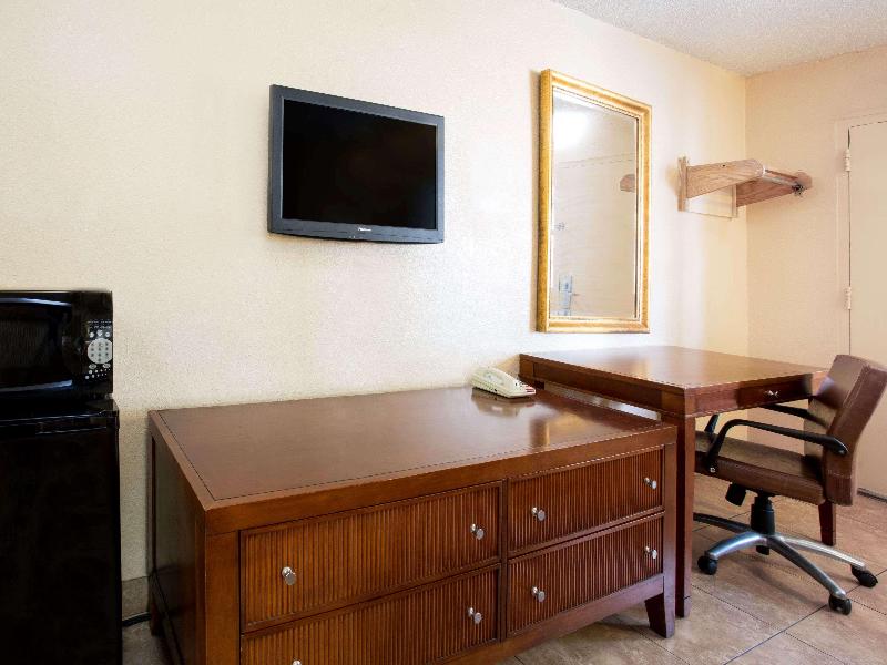 Knights Inn Orlando image