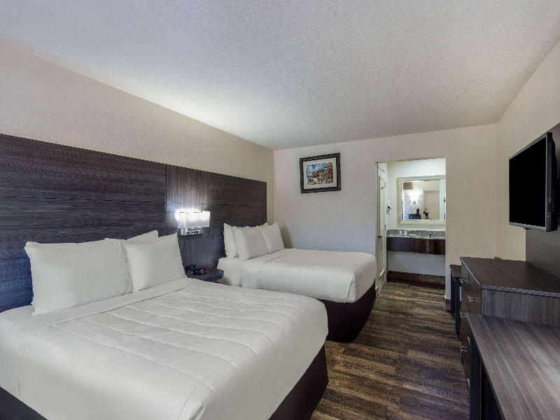 Travelodge by Wyndham Florida City/Homestead image
