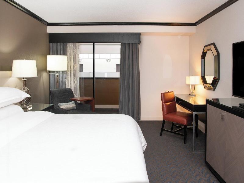 DOUBLE CLUB KING BED — photo 19