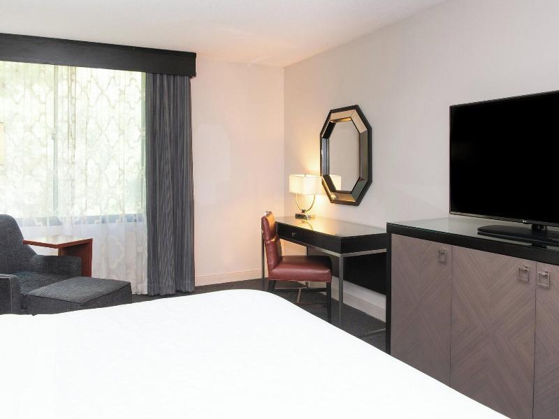 DOUBLE CLUB KING BED — photo 21