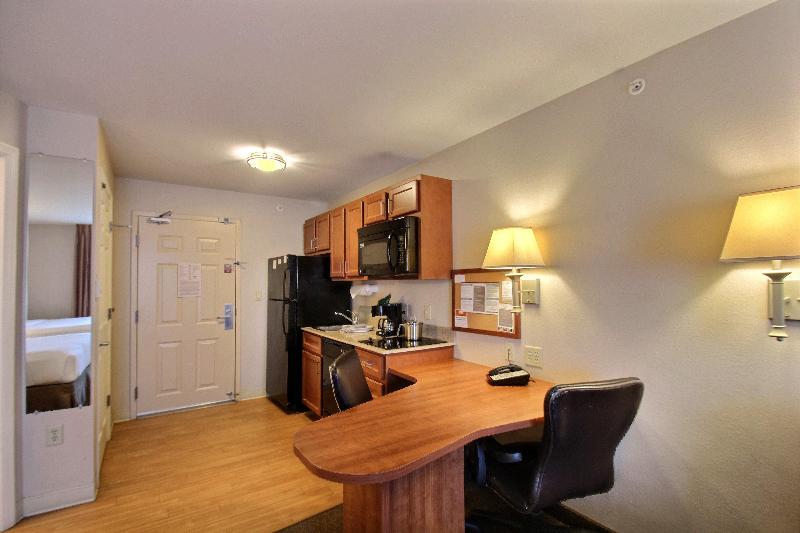 Candlewood Suites Milwaukee Airport photo 19