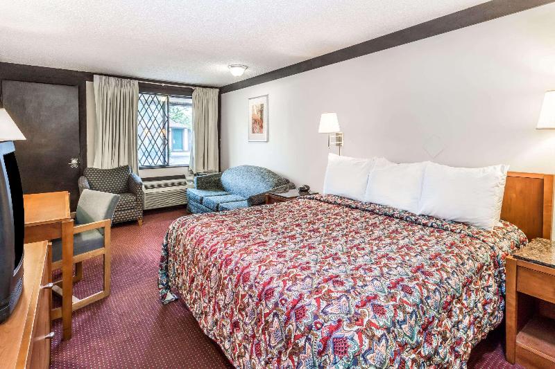 Knights Inn Racine image