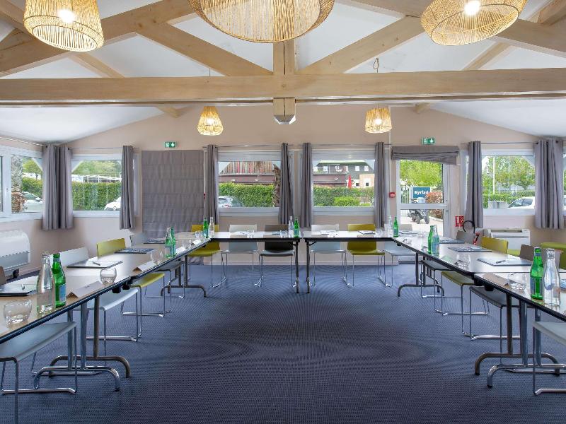 ibis Styles Aubagne Gemeno image