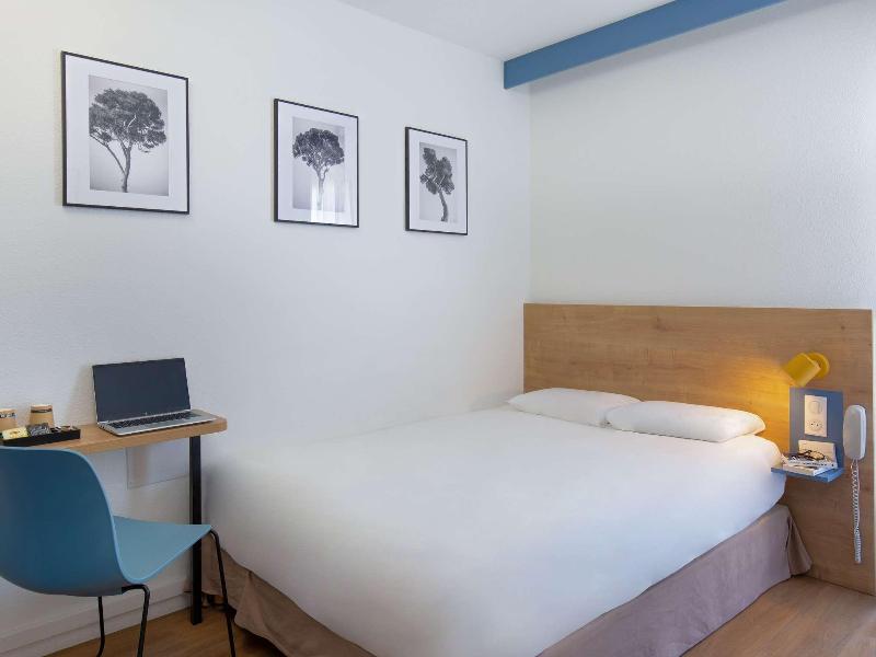 ibis Styles Aubagne Gemeno image