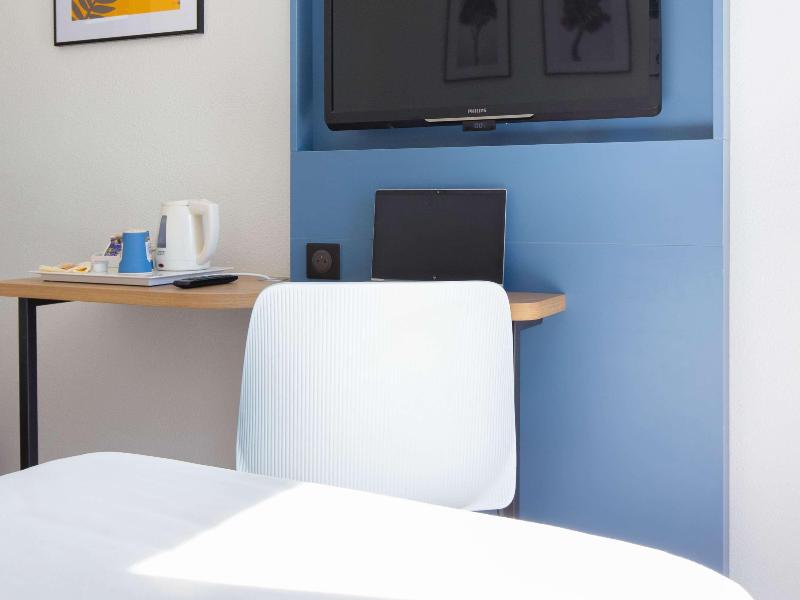 ibis Styles Aubagne Gemeno image