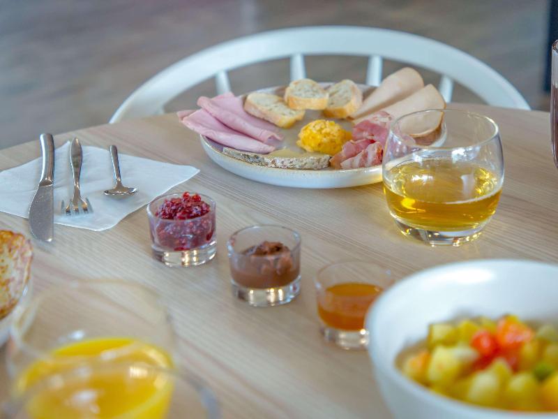 ibis Styles Aubagne Gemeno image