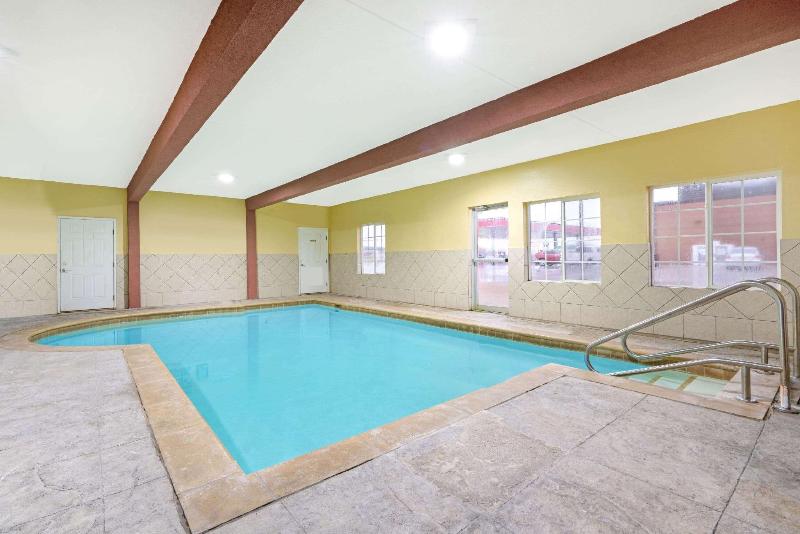 La Quinta Inn & Suites Mcalester image