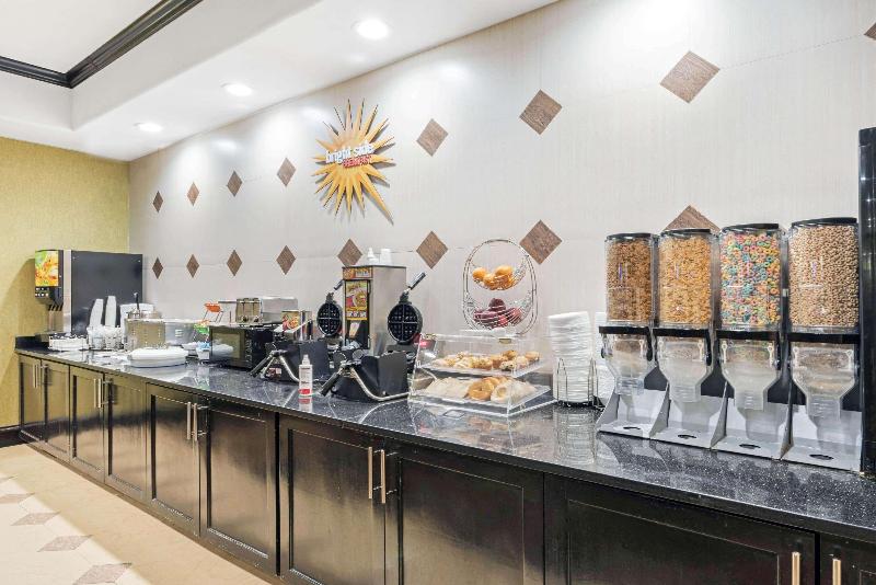 La Quinta Inn & Suites Mcalester image