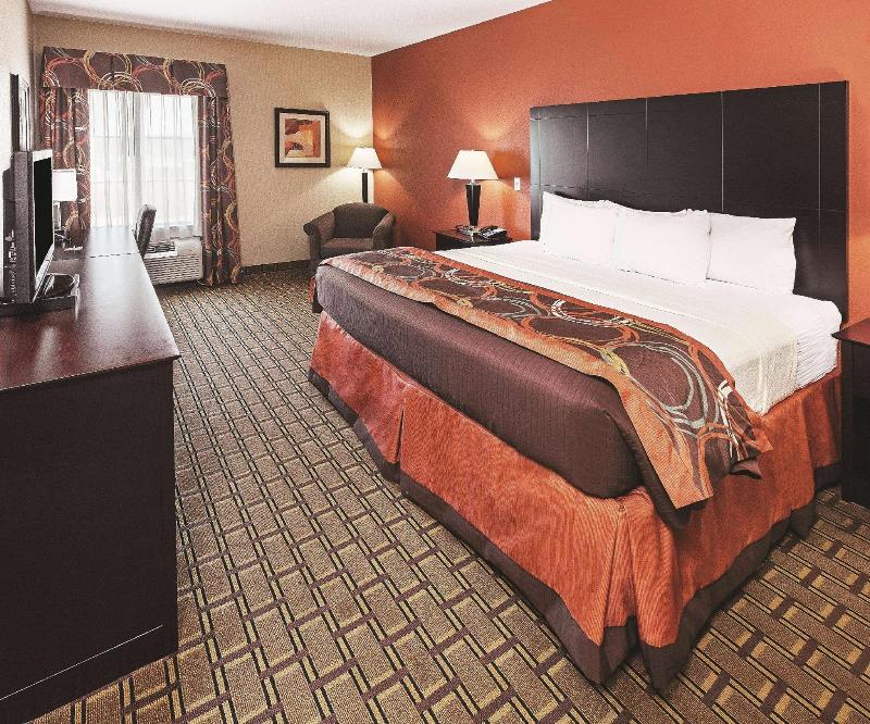 La Quinta Inn & Suites Mcalester image