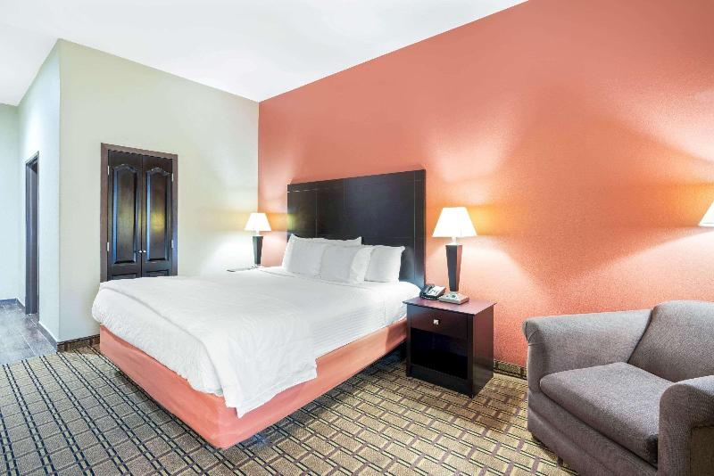 La Quinta Inn & Suites Mcalester image