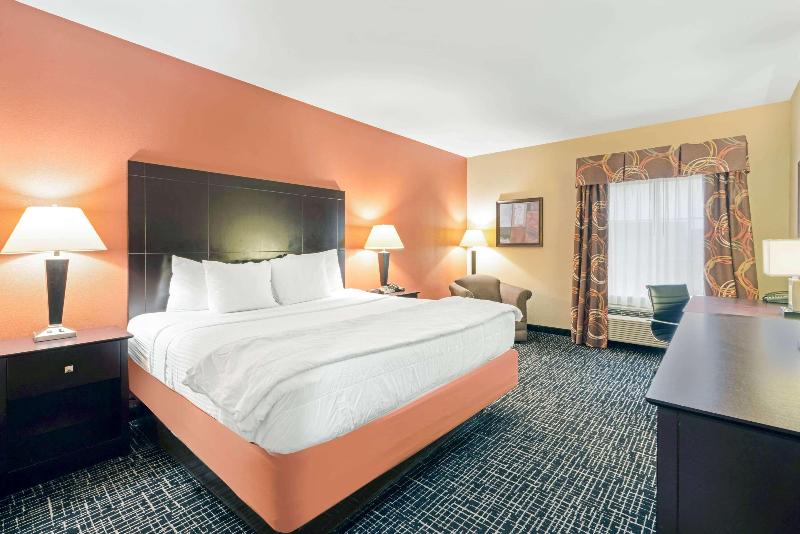 La Quinta Inn & Suites Mcalester image