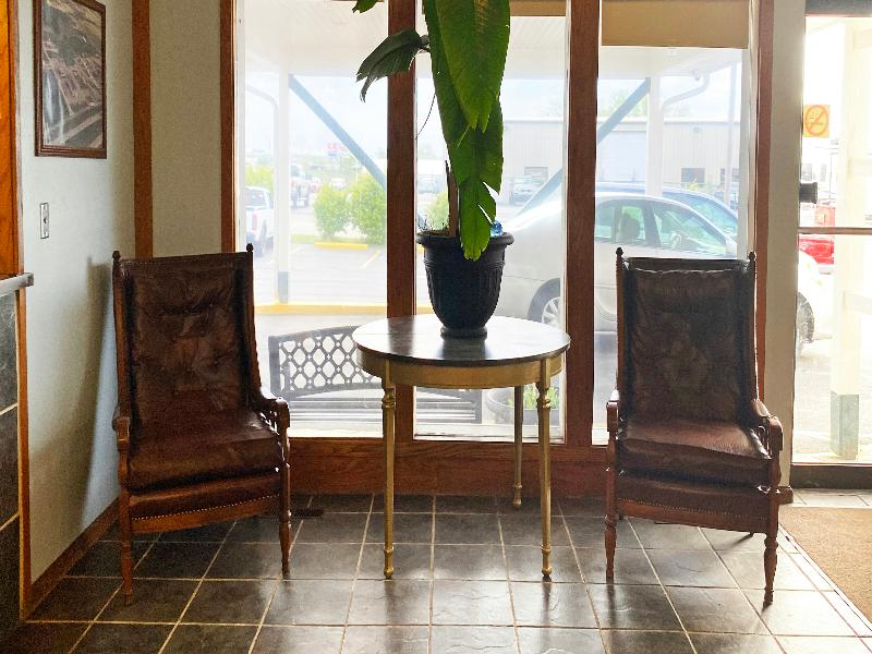Oak Grove Inn image
