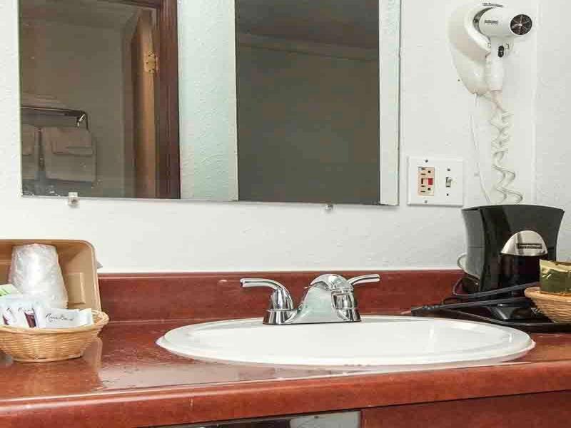 Oak Grove Inn image