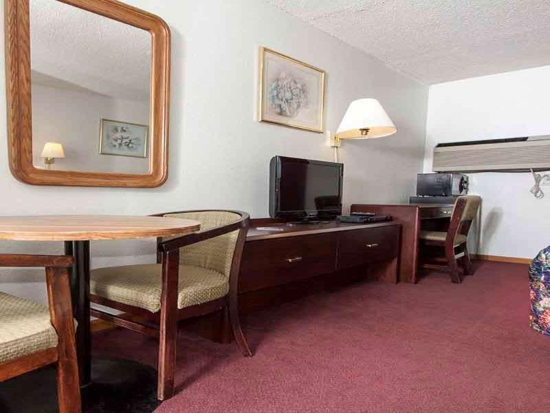 Oak Grove Inn image