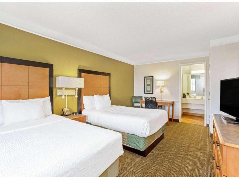 La Quinta Inn Orlando Airport West image