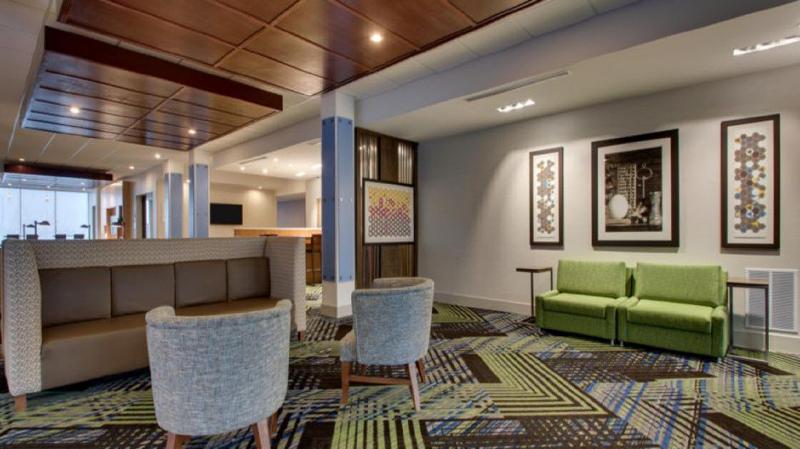 Holiday Inn Express & Suites Mount Pleasant