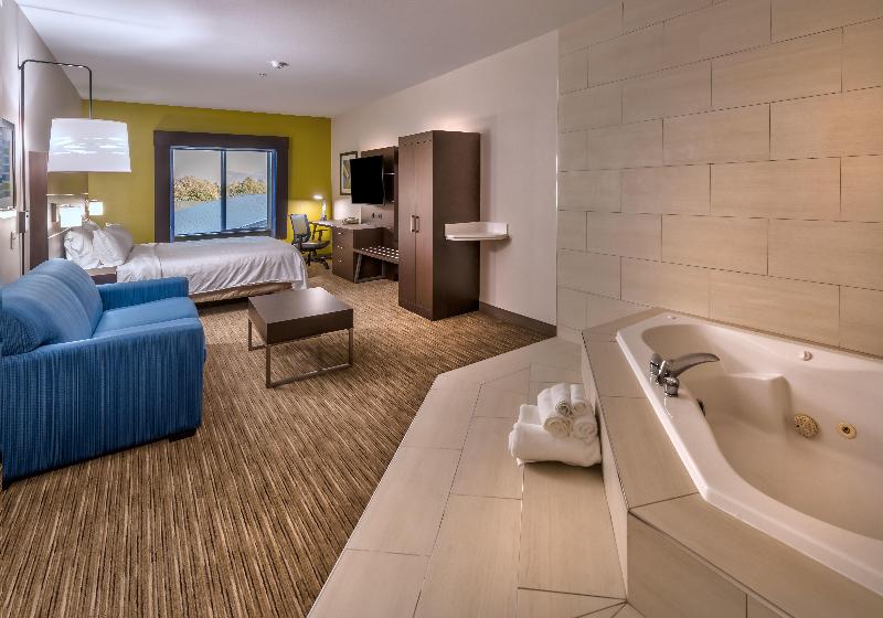 Holiday Inn Express Hotel & Suites Minden photo 7