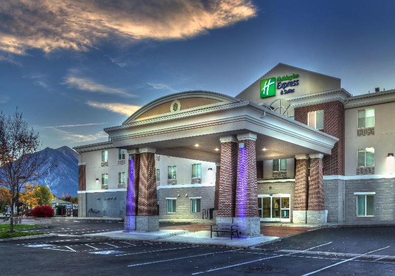 Holiday Inn Express Hotel & Suites Minden image