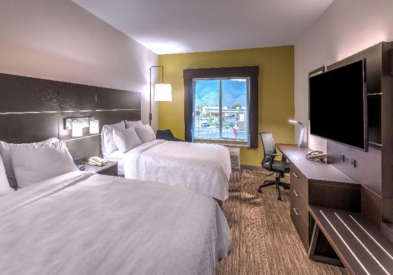 Holiday Inn Express Hotel & Suites Minden photo 8