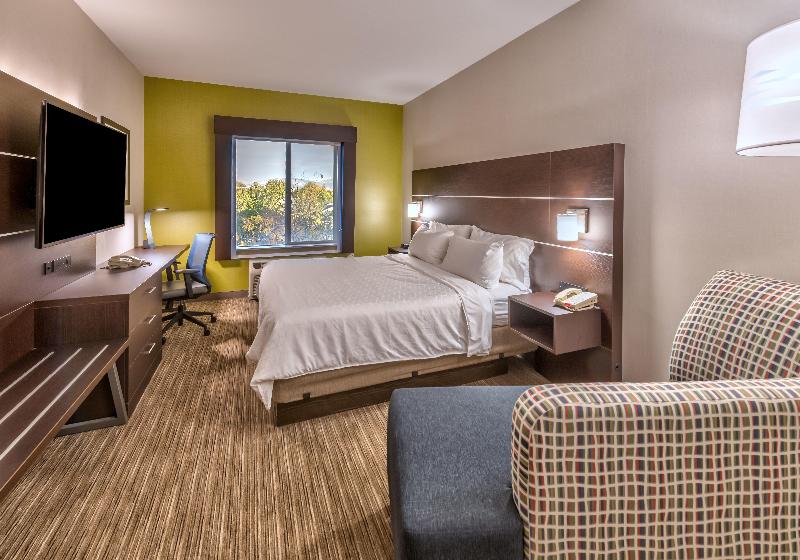 Holiday Inn Express Hotel & Suites Minden photo 9