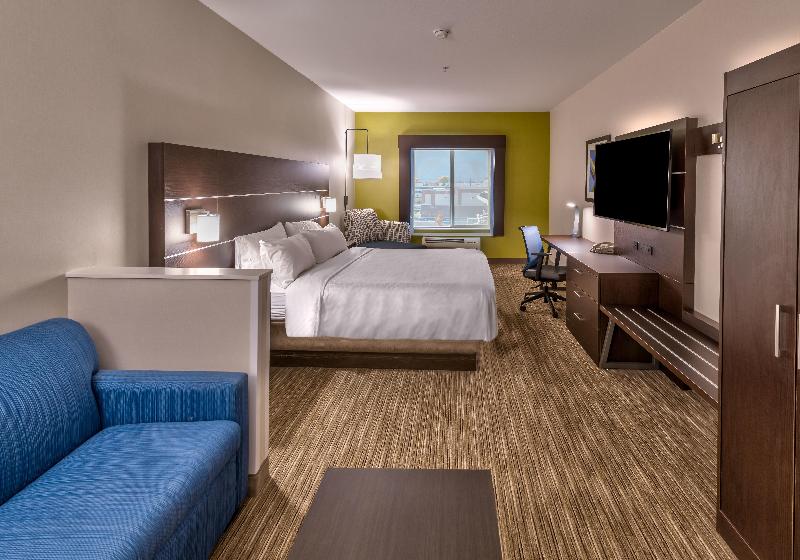 Holiday Inn Express Hotel & Suites Minden image