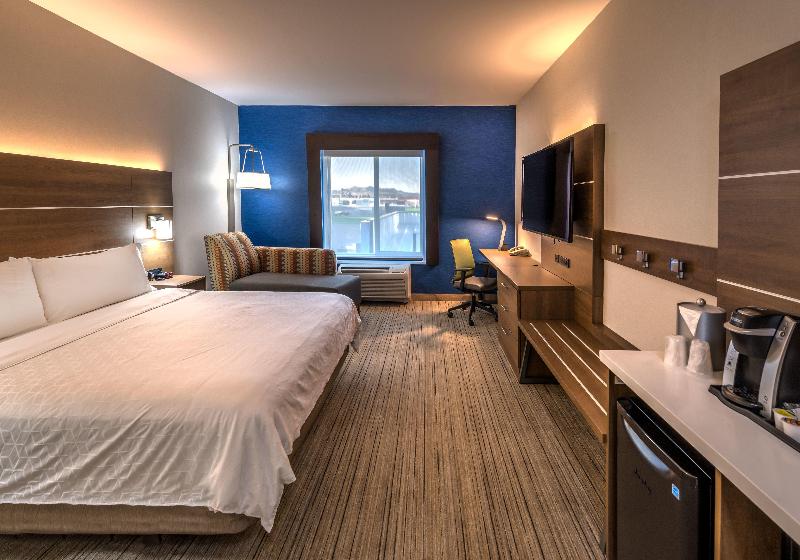Holiday Inn Express Hotel & Suites Minden image