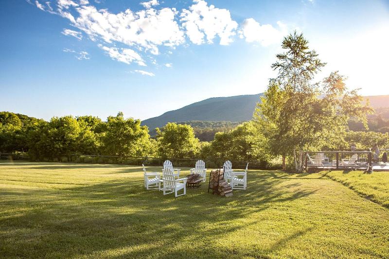 Hill Farm Inn image