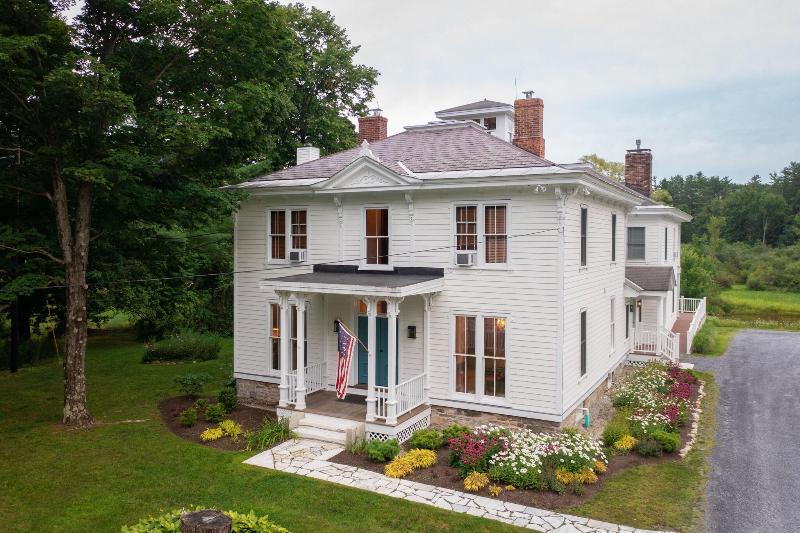 Hill Farm Inn image