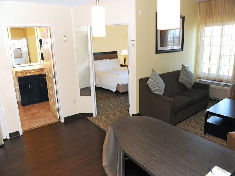 Candlewood Suites Santa Maria image