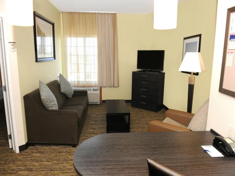 Candlewood Suites Santa Maria image