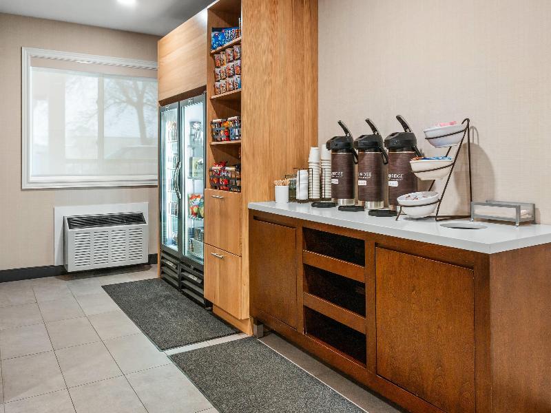 Country Inn & Suites by Radisson Winnipeg image