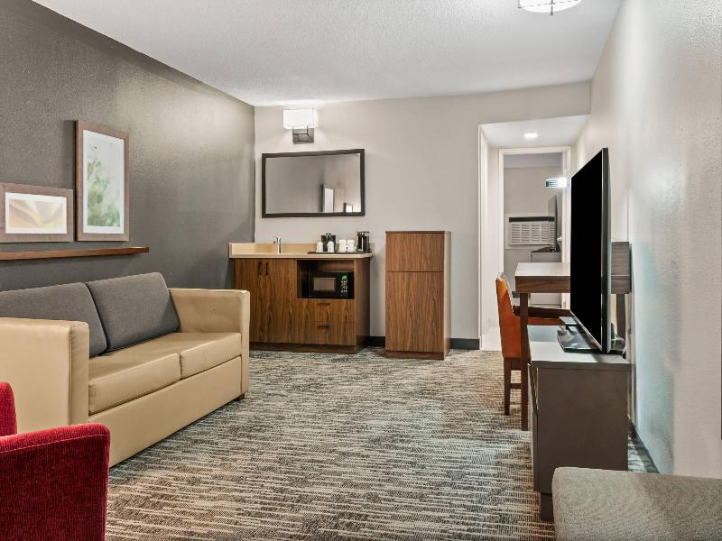 Country Inn & Suites by Radisson Winnipeg image