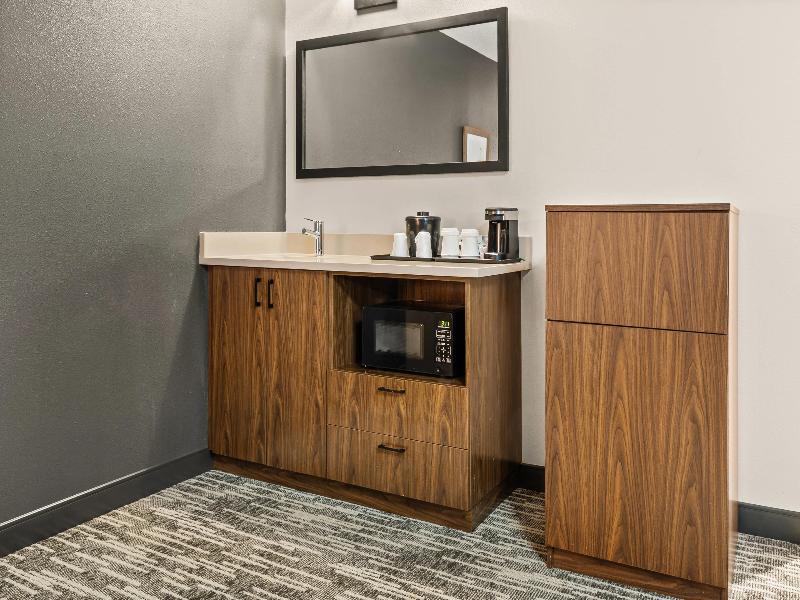 Country Inn & Suites by Radisson Winnipeg image