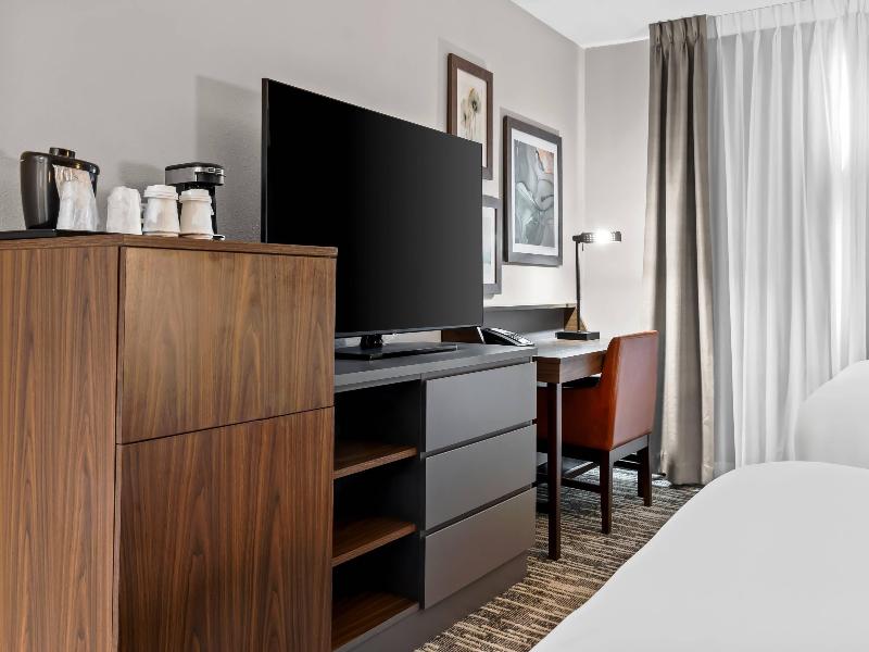 Country Inn & Suites by Radisson Winnipeg image