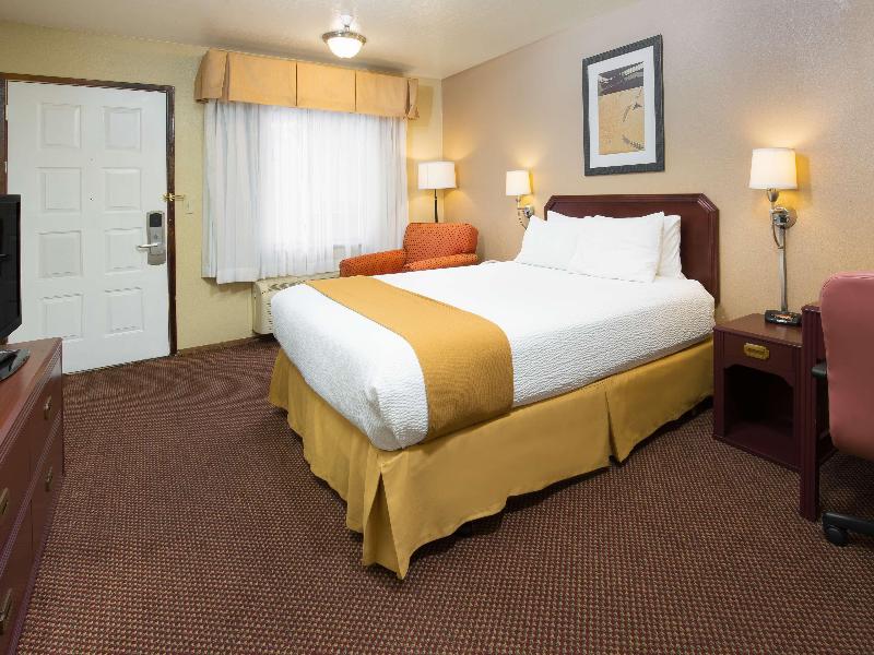 Days Inn by Wyndham Pinole Berkeley image