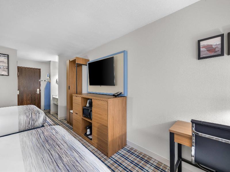 AmericInn by Wyndham Delafield image