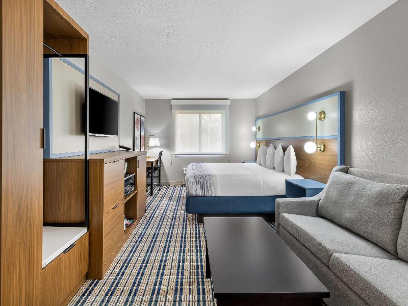AmericInn by Wyndham Delafield image